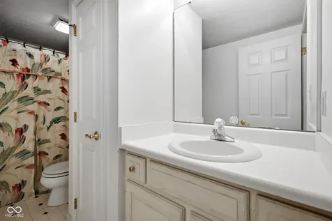 7126 Lakeside Woods Drive Indianapolis IN 46278
