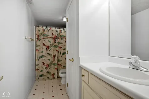 7126 Lakeside Woods Drive Indianapolis IN 46278