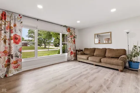 1214 Sherwood Drive Greenfield IN 46140