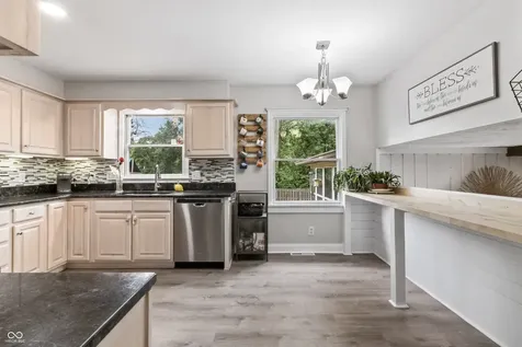 1214 Sherwood Drive Greenfield IN 46140