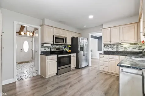 1214 Sherwood Drive Greenfield IN 46140