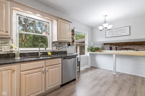 1214 Sherwood Drive Greenfield IN 46140