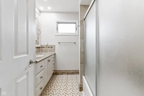 1214 Sherwood Drive Greenfield IN 46140