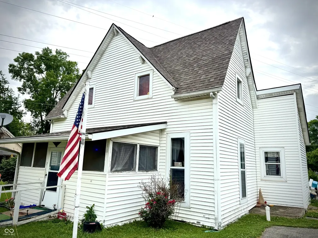7 N Main Street Whitestown IN 46075