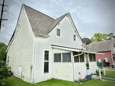7 N Main Street Whitestown IN 46075
