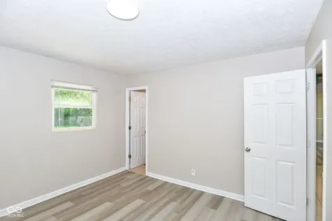 9226 Rochelle Drive Indianapolis IN 46235
