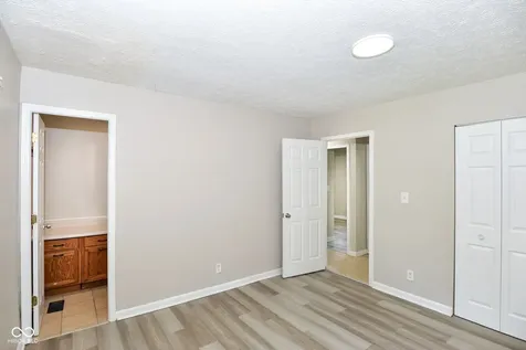 9226 Rochelle Drive Indianapolis IN 46235