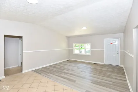 9226 Rochelle Drive Indianapolis IN 46235