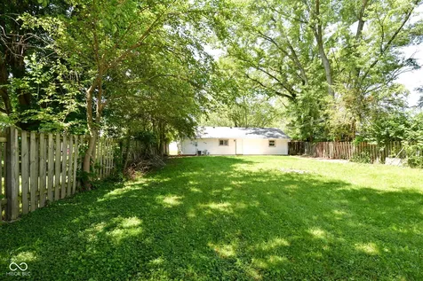 9226 Rochelle Drive Indianapolis IN 46235