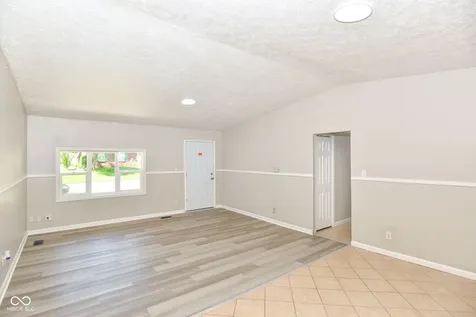 9226 Rochelle Drive Indianapolis IN 46235