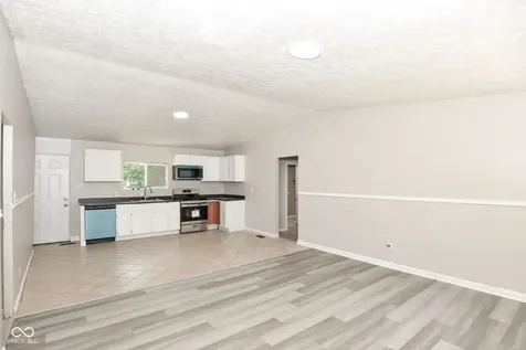 9226 Rochelle Drive Indianapolis IN 46235