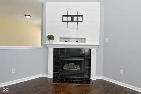 10684 Hoosier Court Indianapolis IN 46234