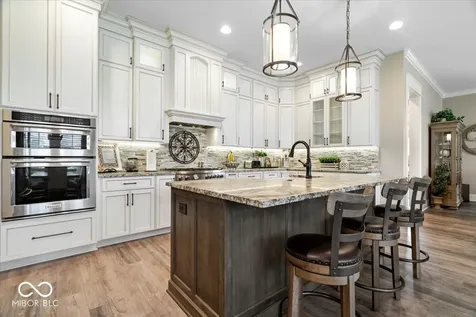 528 Dickson Lane Carmel IN 46032