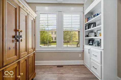 528 Dickson Lane Carmel IN 46032