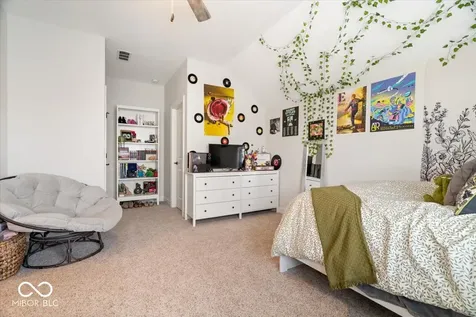 528 Dickson Lane Carmel IN 46032