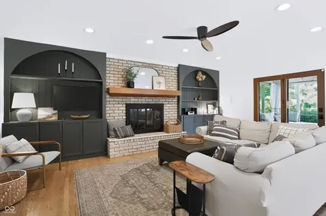 11377 Brentwood Avenue Zionsville IN 46077