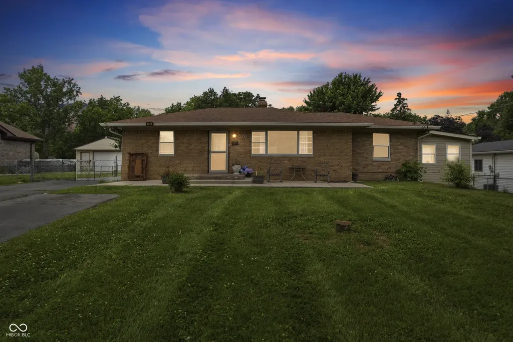 181 Royal Road Beech Grove IN 46107
