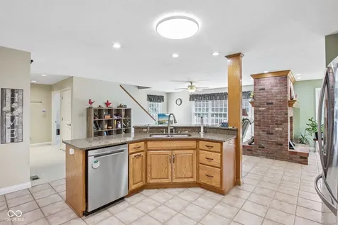 1061 W Cedar Lane Crawfordsville IN 47933
