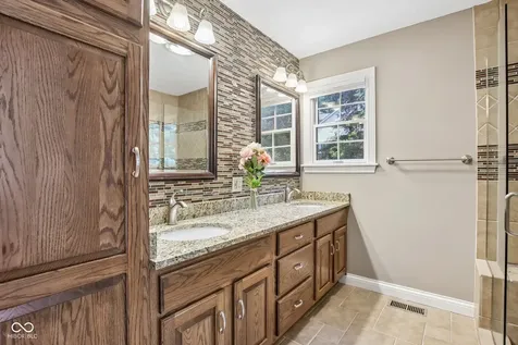 1061 W Cedar Lane Crawfordsville IN 47933