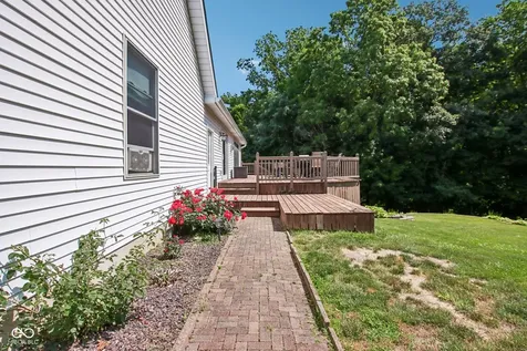1061 W Cedar Lane Crawfordsville IN 47933