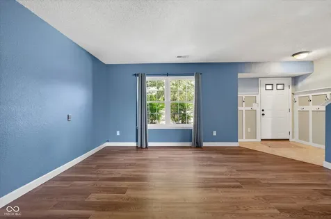2295 Lakecrest Drive Columbus IN 47201