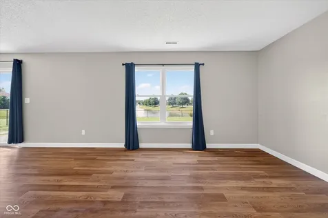 2295 Lakecrest Drive Columbus IN 47201