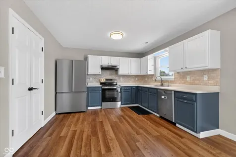 2295 Lakecrest Drive Columbus IN 47201