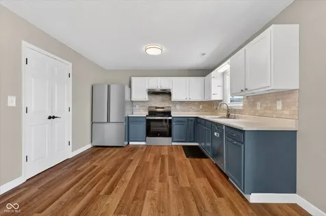 2295 Lakecrest Drive Columbus IN 47201