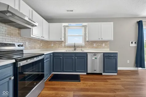 2295 Lakecrest Drive Columbus IN 47201