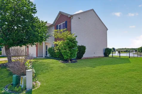 2295 Lakecrest Drive Columbus IN 47201