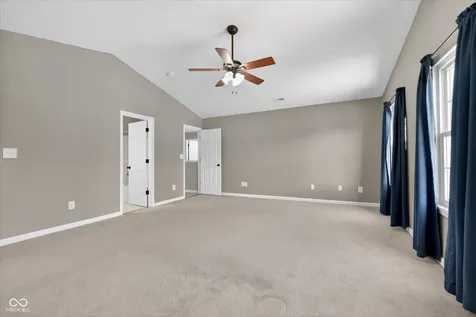 2295 Lakecrest Drive Columbus IN 47201