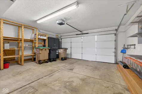 2295 Lakecrest Drive Columbus IN 47201