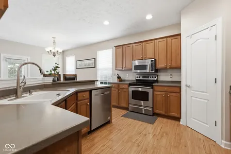 10929 Glazer Way Fishers IN 46038