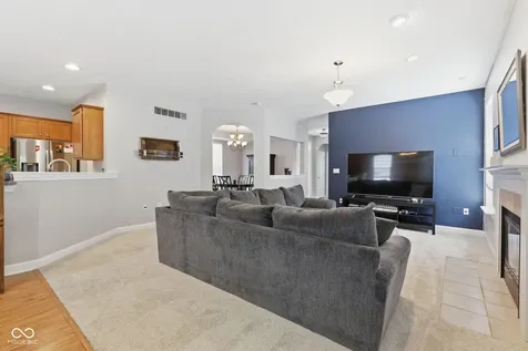 10929 Glazer Way Fishers IN 46038