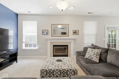 10929 Glazer Way Fishers IN 46038