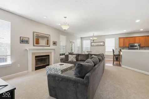 10929 Glazer Way Fishers IN 46038