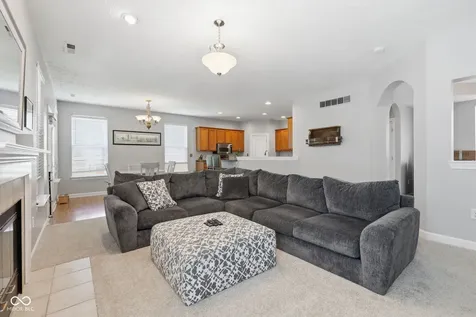 10929 Glazer Way Fishers IN 46038