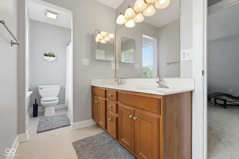 10929 Glazer Way Fishers IN 46038