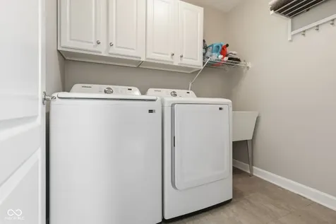 10929 Glazer Way Fishers IN 46038