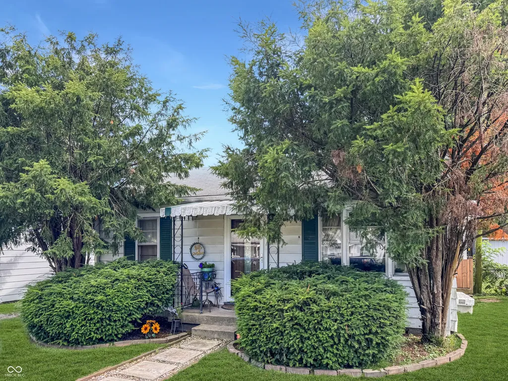 5915 E Shimer Avenue Indianapolis IN 46219