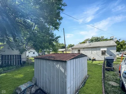 5915 E Shimer Avenue Indianapolis IN 46219