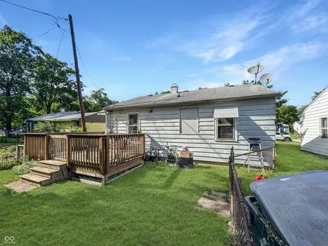5915 E Shimer Avenue Indianapolis IN 46219