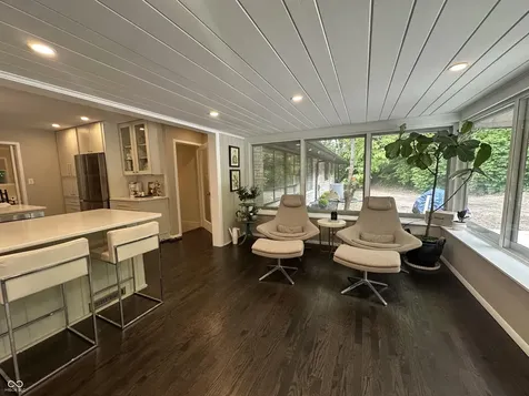 6976 Washington Boulevard Indianapolis IN 46220