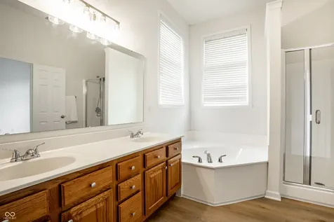 11206 Laurel Falls Lane Fishers IN 46037