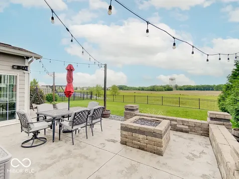 5435 Crowley Parkway Whitestown IN 46075