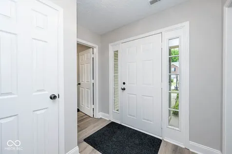 5543 Alcott Lane Indianapolis IN 46221