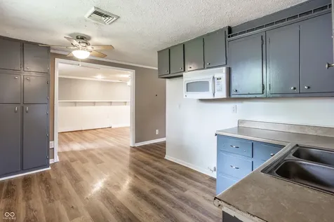 638 Karen Drive Zionsville IN 46077