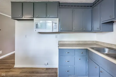 638 Karen Drive Zionsville IN 46077