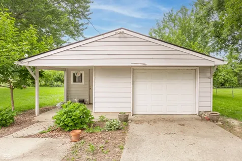 638 Karen Drive Zionsville IN 46077