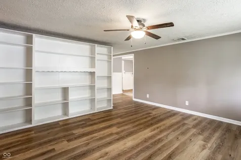 638 Karen Drive Zionsville IN 46077